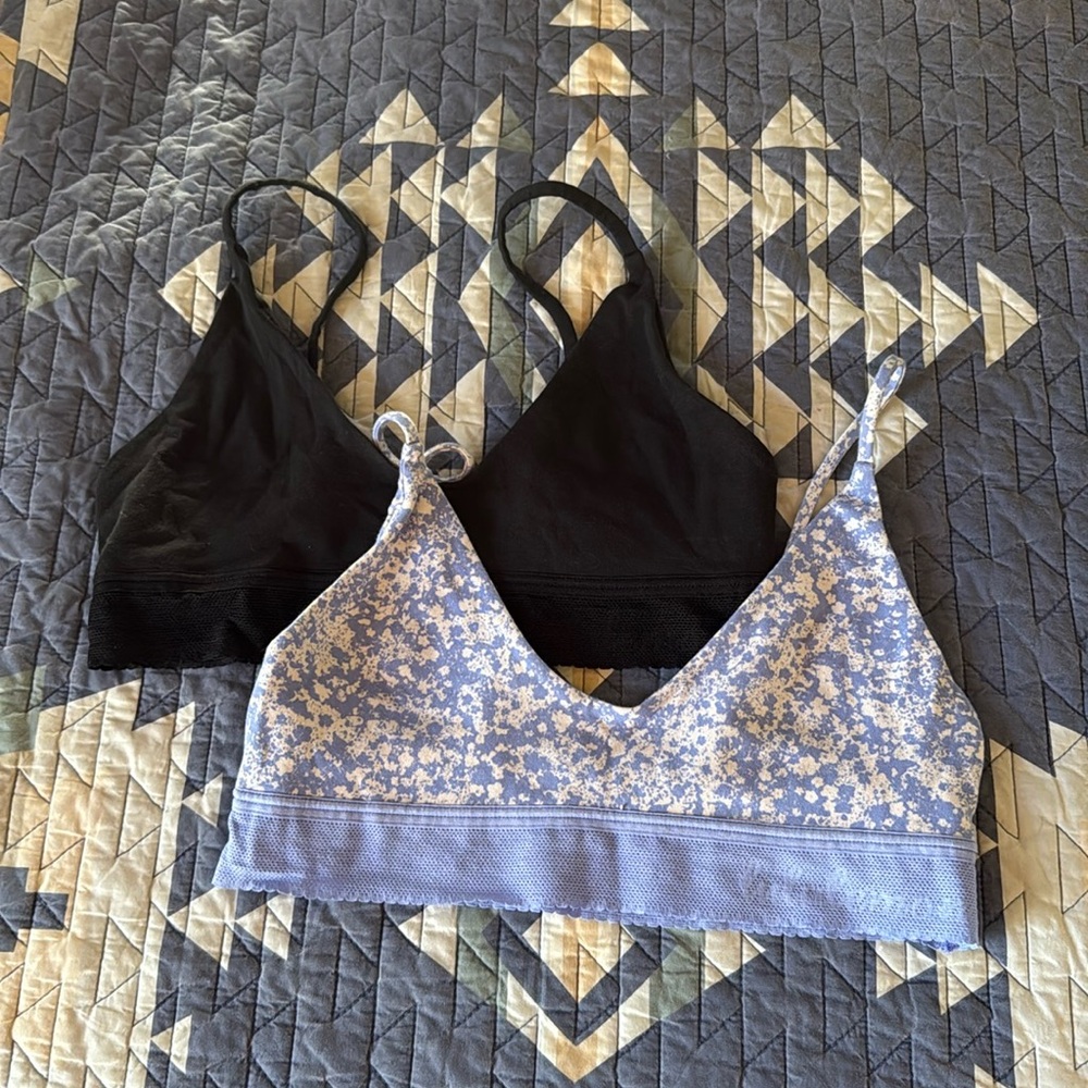 LOT of 2 EUC women’s lululemon bralettes size small